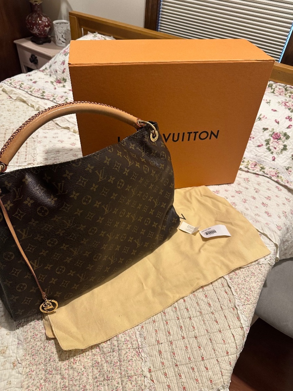 Louis Vuitton Artsy GM Monogram